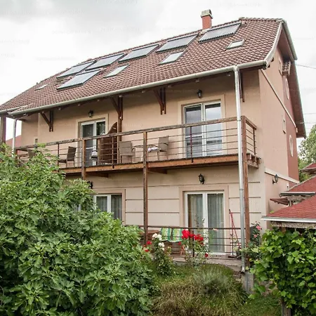 Sorompo Vendeghaz Gasthuis Balatonkenese