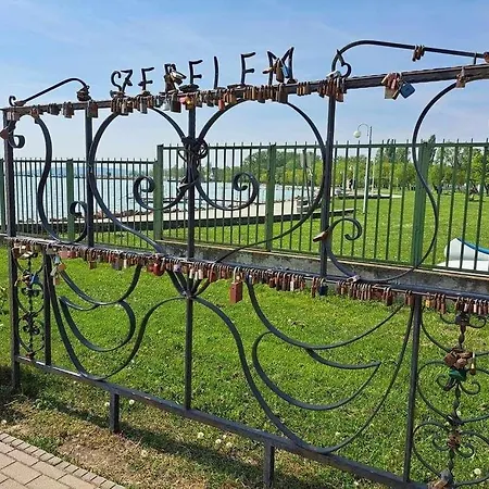 Sorompo Vendeghaz 4* Balatonkenese