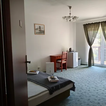 Sorompo Vendeghaz Gasthof Balatonkenese