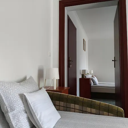 Sorompo Vendeghaz 4* Balatonkenese