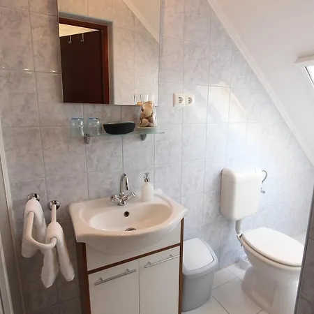 Sorompo Vendeghaz 4*