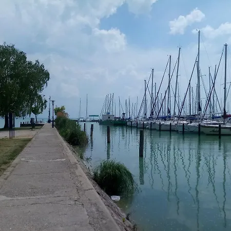 Sorompo Vendeghaz Balatonkenese